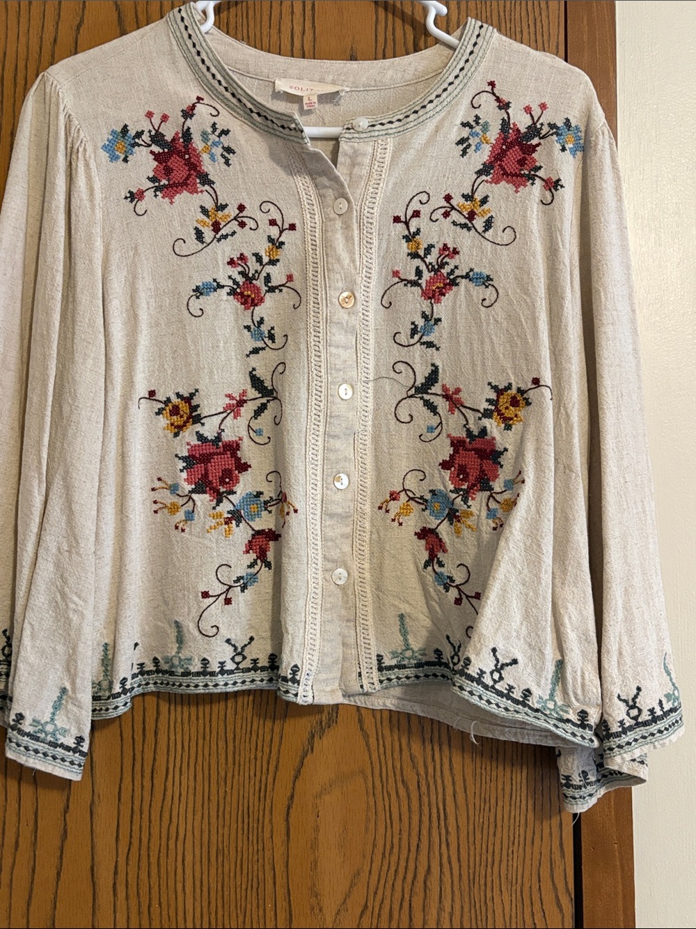 Embroidered Floral Button-Front Women’s Top - Cream